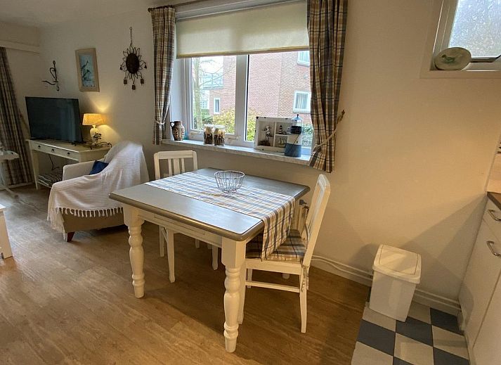 Vooraanzicht van VZ420 Vakantieappartement Cadzand, rustig gelegen in het groen van Cadzand, Zeeland.