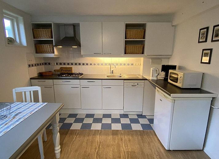 Vooraanzicht van VZ420 Vakantieappartement Cadzand, rustig gelegen in het groen van Cadzand, Zeeland.