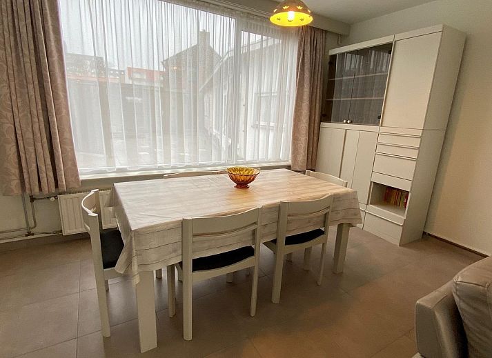 Charming facade of VZ628 Holiday Home Cadzand in Cadzand, Zeeuws-Vlaanderen, perfect for a restful stay in Zeeland.