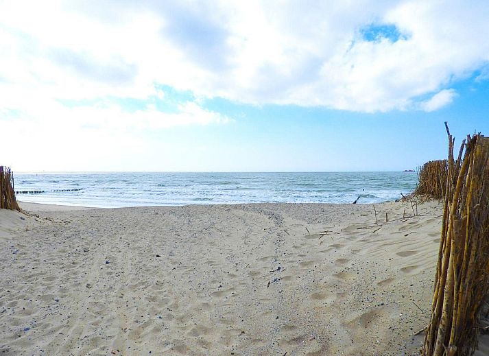 Cozy living room of VZ628 Holiday Home Cadzand, a comfortable vacation home in Cadzand, Zeeuws-Vlaanderen.