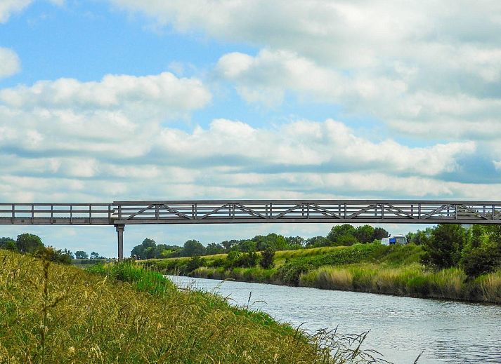 Cozy living room of VZ628 Holiday Home Cadzand, a comfortable vacation home in Cadzand, Zeeuws-Vlaanderen.