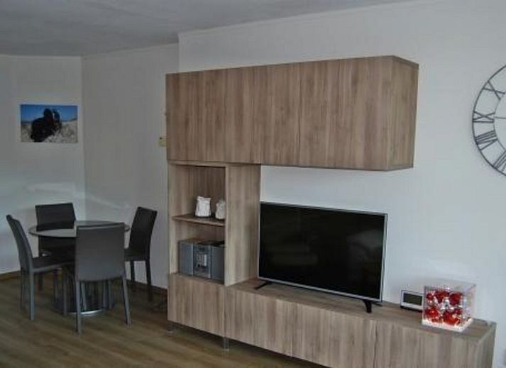 Sonnige Terrasse von VZ571 Appartement Cadzand in Cadzand, ideal fuer Entspannung in Zeeuws-Vlaanderen, Zeeland.