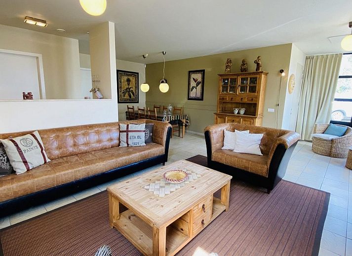 Stijlvol ontworpen VZ193 Appartement Cadzand in Zeeuws-Vlaanderen met grote ramen en balkon in Cadzand, Zeeland.