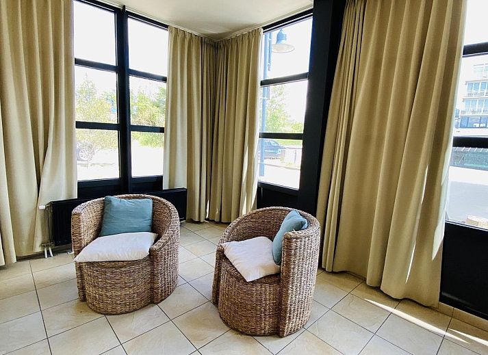 Stijlvol ontworpen VZ193 Appartement Cadzand in Zeeuws-Vlaanderen met grote ramen en balkon in Cadzand, Zeeland.