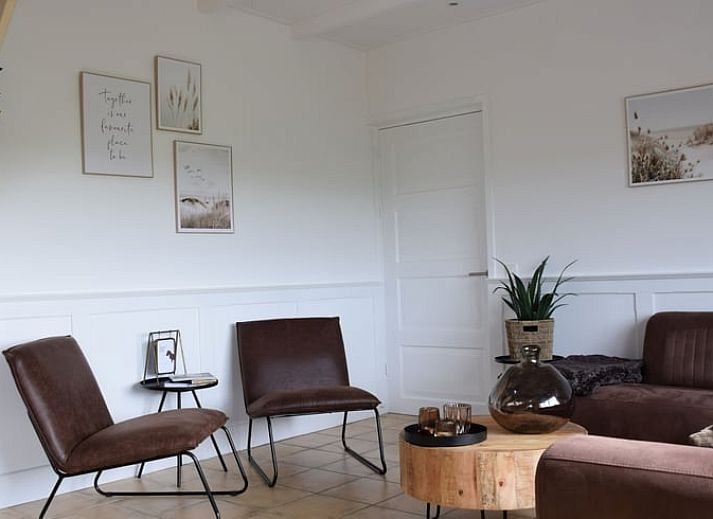 Charmantes Ferienhaus in Schoondijke, Zeeuws-Vlaanderen, mit gruener Umgebung und klassischer Architektur, ideal fuer einen entspannten Aufenthalt.