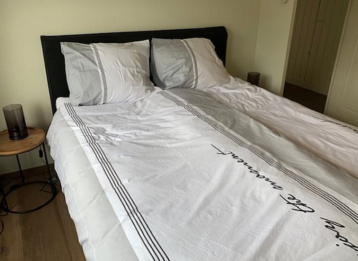 Gemuetliche Terrasse im Ferienhaus in Aardenburg, Zeeuws-Vlaanderen, ideal fuer Entspannung in Zeeland.