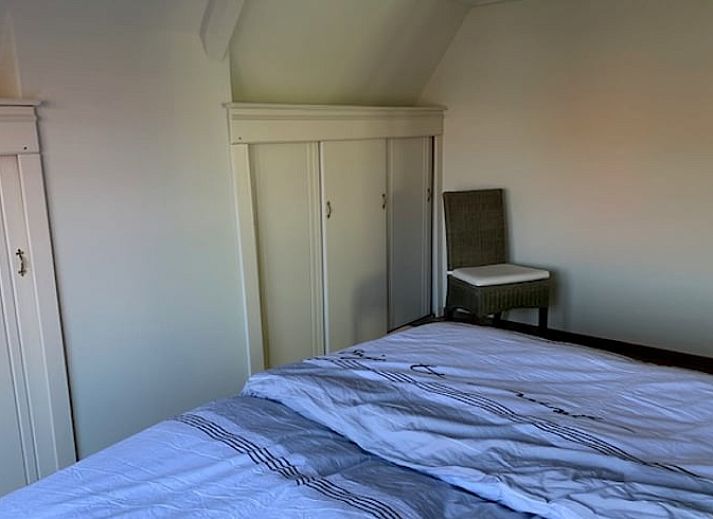 Der bluehende Garten des Ferienhauses in Aardenburg, Zeeuws-Vlaanderen, bietet Ruhe und Natur in Zeeland.