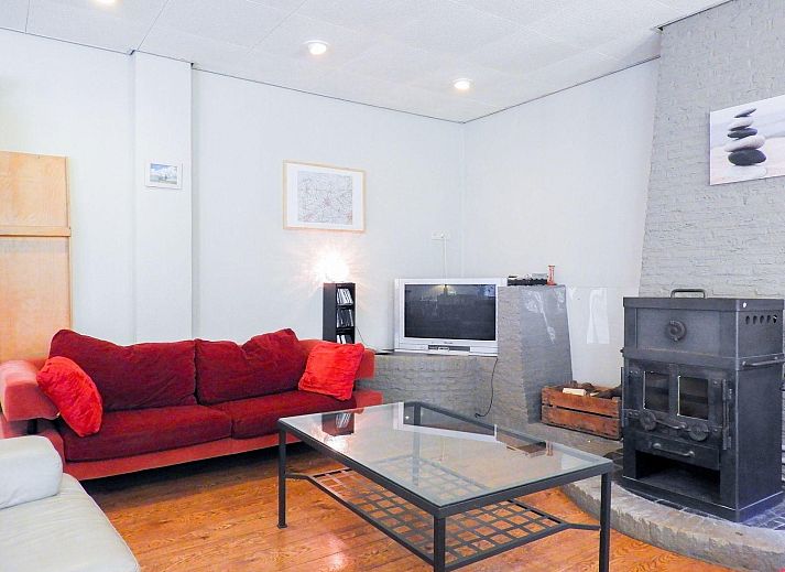 VZ039 Groepsaccommodatie Sluis, sfeervolle zijaanzicht met groene omgeving in Zeeland.