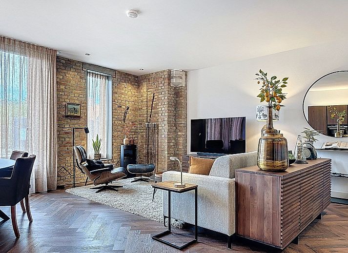 Industrielle Einrichtung Wohnung in Sluis, in einem historischen Gebude in Sluis, Zeeuws-Vlaanderen, Zeeland.