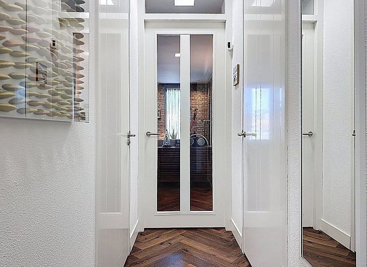 Stilvolles Wohnzimmer in Apartment in Sluis, mit modernen Mbeln in Sluis, Zeeuws-Vlaanderen, Zeeland.