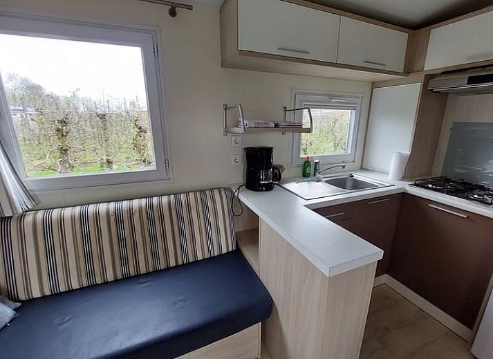 Huisje in Hengstdijk vakantiehuis met veranda in Zeeuws-Vlaanderen, ideaal voor ontspanning in Zeeland.