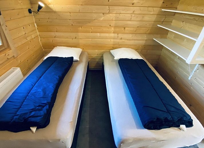 Charmantes Ferienchalet VZ850 in Ossenisse, Zeeuws-Vlaanderen mit sonniger Terrasse.