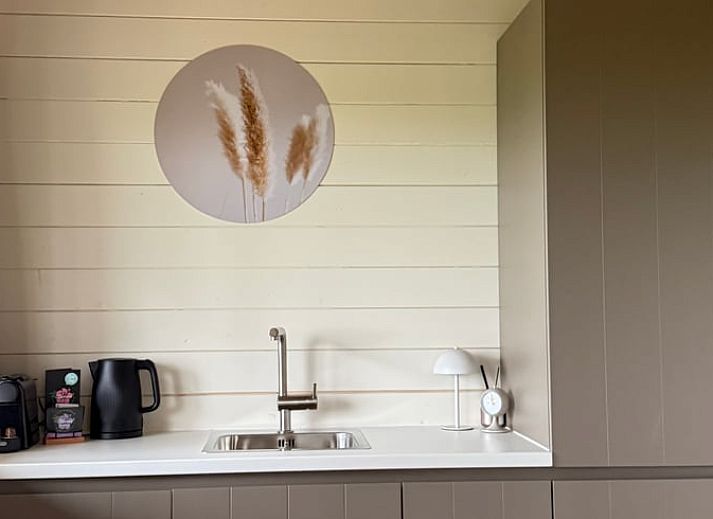 Moderne badkamer in Vakantiehuis in Koewacht, comfort en luxe in Zeeuws-Vlaanderen, Zeeland.