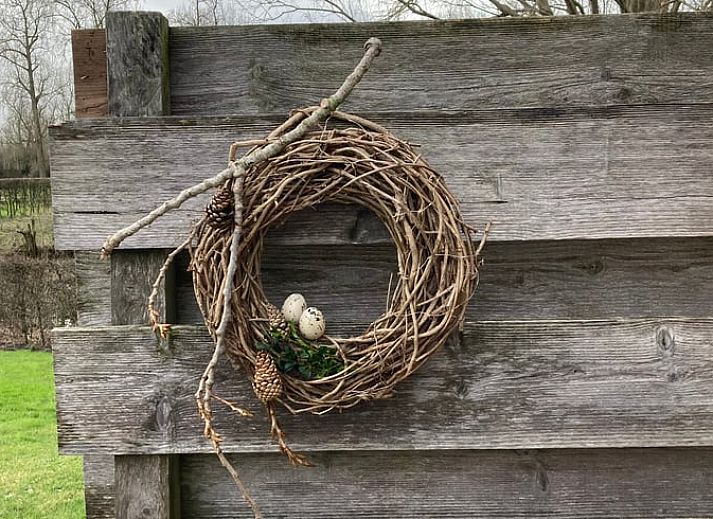 Dining area in Holiday Home in Retranchement, Zeeuws-Vlaanderen, with modern kitchen facilities.