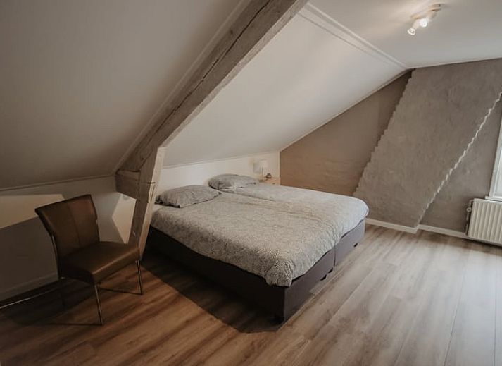 Stijlvolle keuken in vakantiehuis Huisje in Retranchement, Zeeuws-Vlaanderen, met moderne apparatuur.