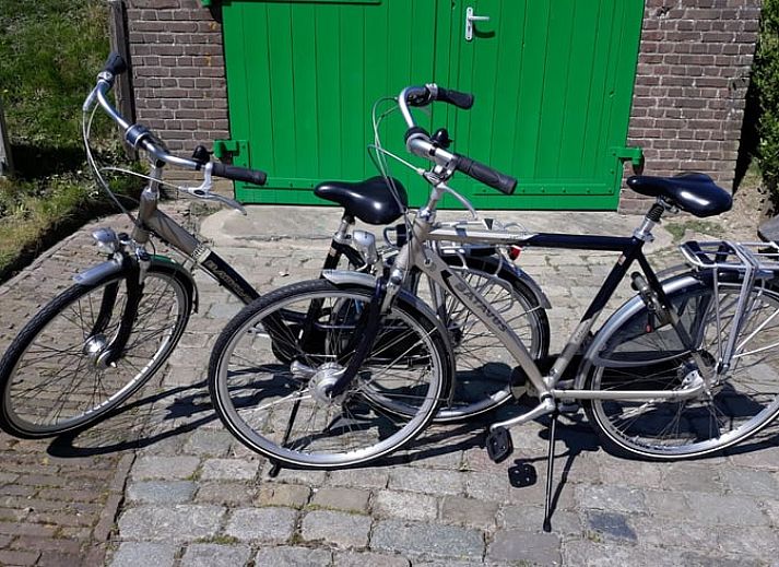 Ferienhaus in Ovezande, Sued-Beveland, mit sonniger Terrasse und Blick aufs Land.