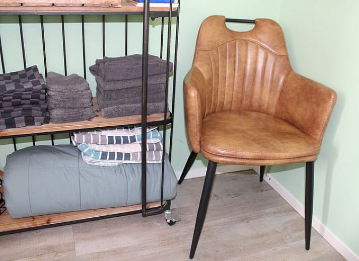 Essbereich im Ferienhaus in Ovezande, Sued-Beveland, mit viel natuerlichem Licht und gemuetlicher Atmosphaere.