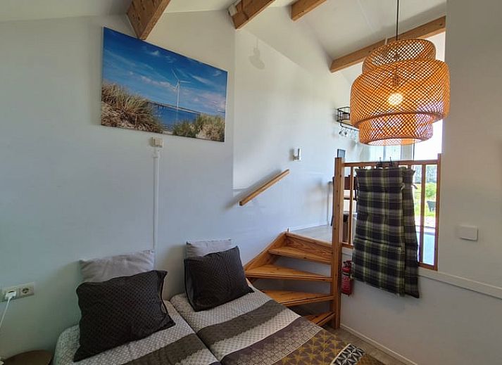 Essbereich im Ferienhaus in Ovezande, Sued-Beveland, mit viel natuerlichem Licht und gemuetlicher Atmosphaere.