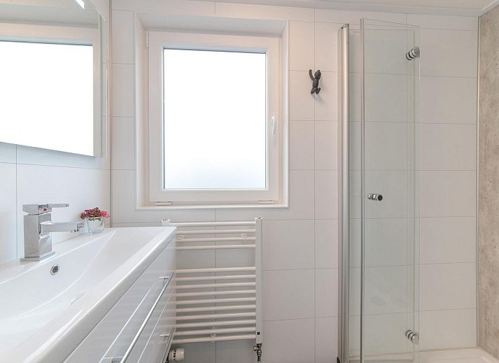 Vacation home Waterresort Oosterschelde - house no. 47a with sunny terrace in Wemeldinge, Zuid-Beveland, Zeeland.