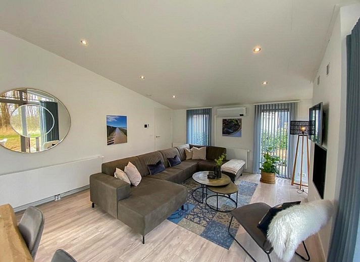 Ferienhaus Waterresort Oosterschelde in Wemeldinge, Zeeland, mit schoenem Blick auf die Natur von der Terrasse aus.