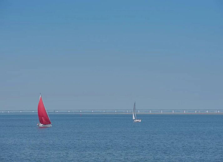 Binnenruimte van 5-persoons Zeeuwse Cottage in Wemeldinge, sfeervol vakantiehuisinterieur in Zuid-Beveland, Zeeland.