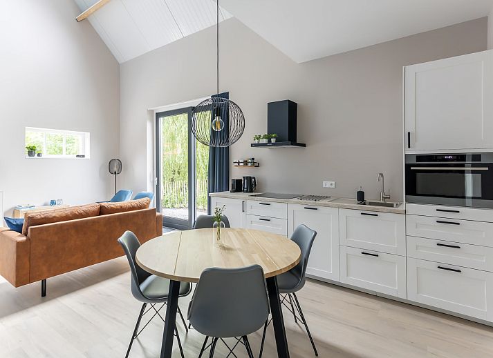 ZE1455 Ferienhaus in Wemeldinge, Zuid-Beveland mit sonnigem Garten und Terrasse.