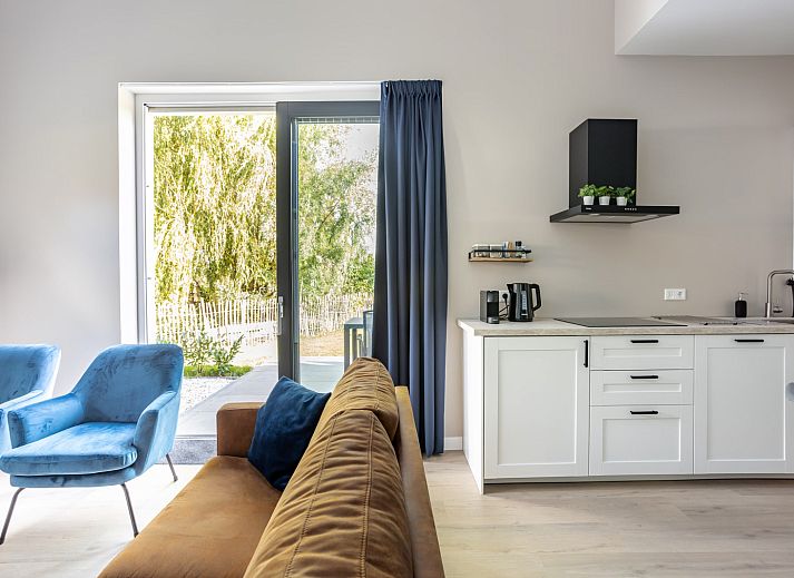 Moderne Kueche im Ferienhaus ZE1455, Wemeldinge, Zeeland mit Essecke.