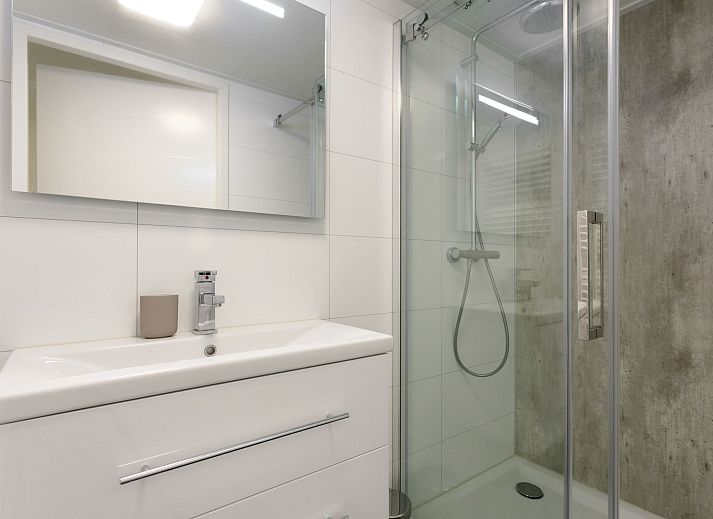 Stilvolles Wohnzimmer des Ferienhauses Ruisweg 56 in Wemeldinge, Zeeland.