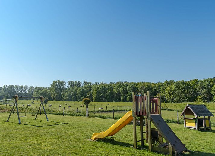 Gemuetliches Wohnzimmer des Ferienhauses Zeeland Cottage Wemeldinge in Sued-Beveland, Zeeland.
