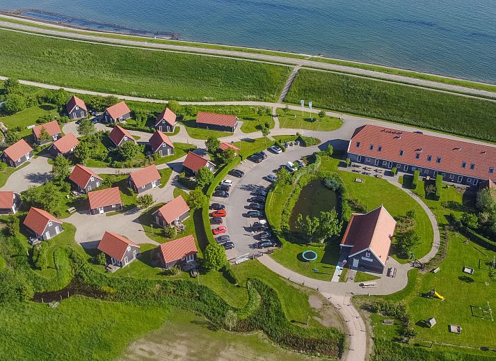 Gemuetliches Wohnzimmer des Ferienhauses Zeeland Cottage Wemeldinge in Sued-Beveland, Zeeland.