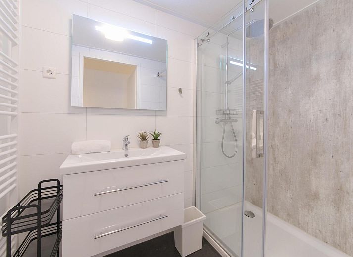 Die Terrasse des Ferienhauses Waterresort Oosterschelde Haus Nr. 13 in Wemeldinge bietet Entspannung in Zuid-Beveland.