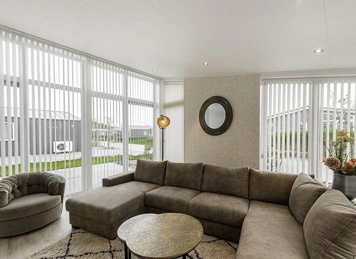 Ferienhaus Waterresort Oosterschelde Haus Nr. 71 in Wemeldinge, moderne Architektur in der Landschaft von Zeeland.