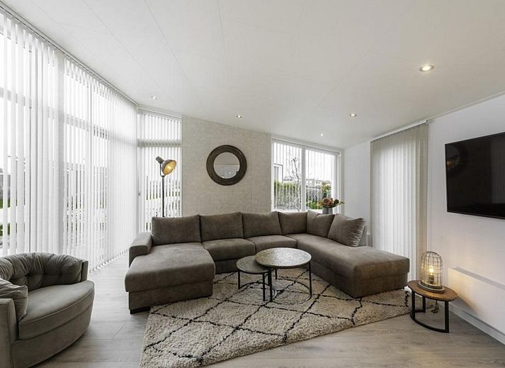 Ferienhaus Waterresort Oosterschelde Haus Nr. 71 in Wemeldinge, moderne Architektur in der Landschaft von Zeeland.