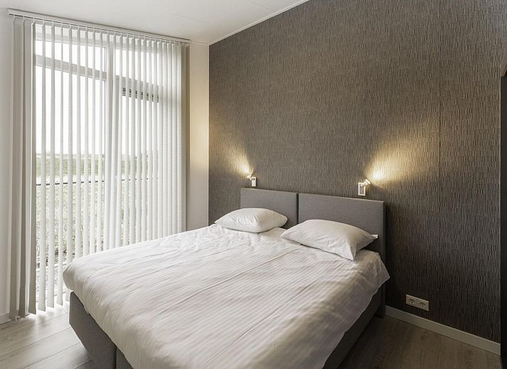 Ferienhaus Waterresort Oosterschelde Haus Nr. 71 in Wemeldinge, moderne Architektur in der Landschaft von Zeeland.