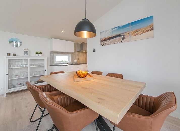 Terras van Vakantiehuis Waterresort Oosterschelde huisnr. 39 in Wemeldinge met comfortabele zitgelegenheid.