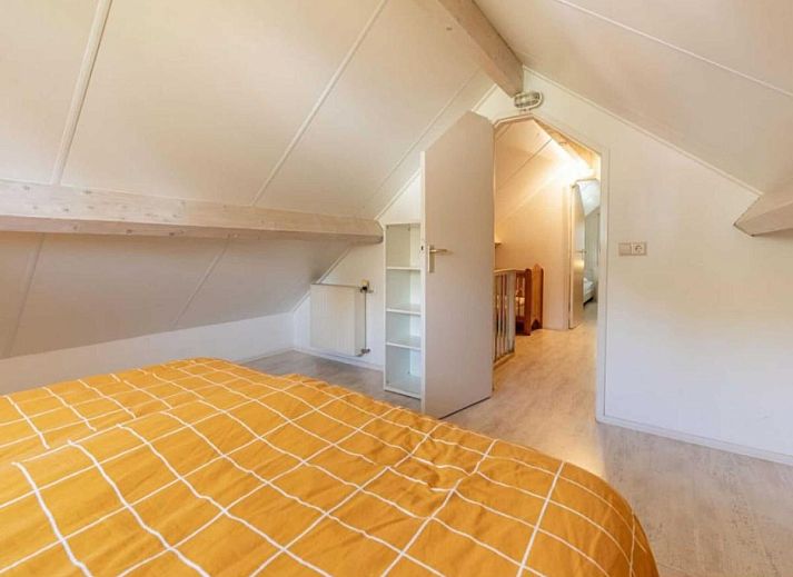 Enjoy the sunny garden with terrace and barbecue at vacation home Scheldeoord 54 in Baarland, Zuid-Beveland, Zeeland.