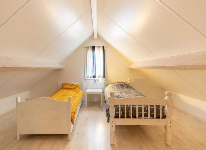 Relax by the refreshing pool of vacation home Scheldeoord 54 in Baarland, South Beveland, ideal for a summer vacation in Zeeland.