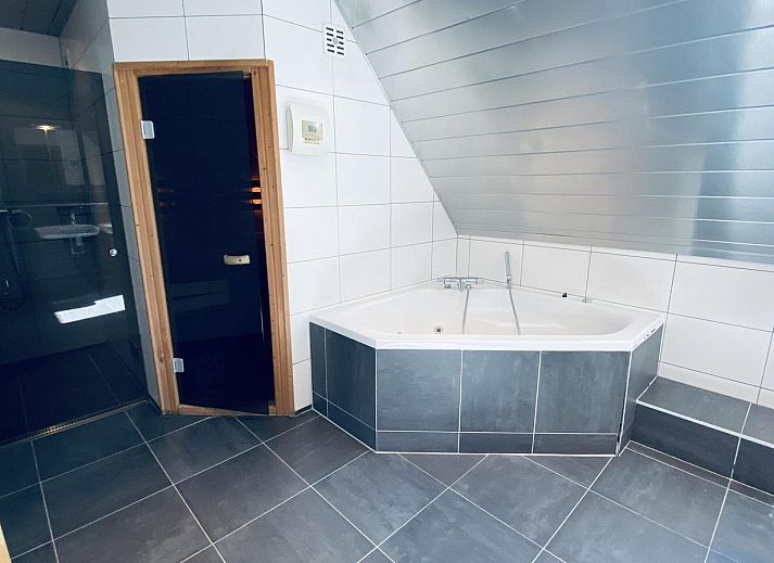 Gezellige buitenruimte van VZ250 Groepsaccommodatie Goes, perfect voor ontspanning.