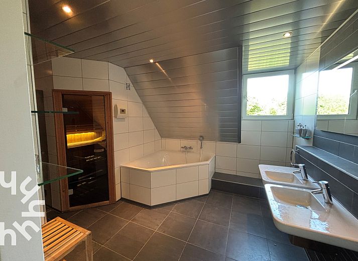 Luxury bathroom with walk-in shower in vacation home ZE250, Goes, Zeeland.