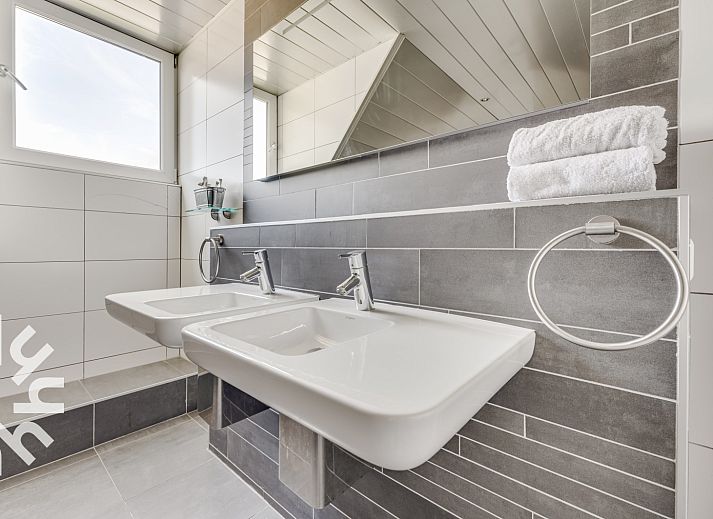 Bedroom with large closet in vacation home ZE250, Goes, Zuid-Beveland.