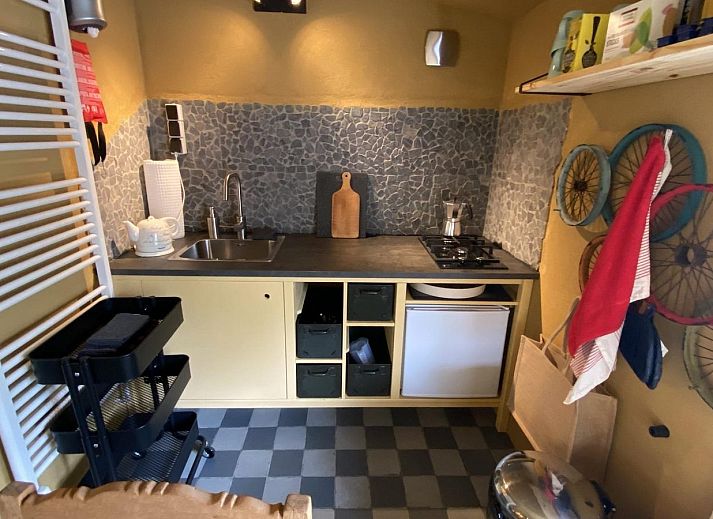 Sitzgelegenheit im Freien im Ferienhaus VZ883 in Goes, umgeben von der schoenen Natur Zeelands.