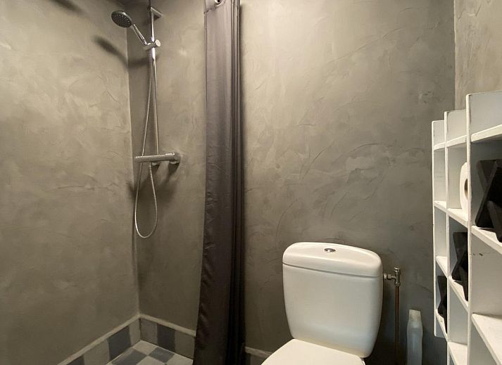 Sitzgelegenheit im Freien im Ferienhaus VZ883 in Goes, umgeben von der schoenen Natur Zeelands.