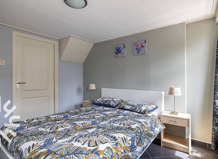 Moderne Kueche im Ferienhaus ZE207, Oud Sabbinge, mit stilvoller Einrichtung und viel natuerlichem Licht.