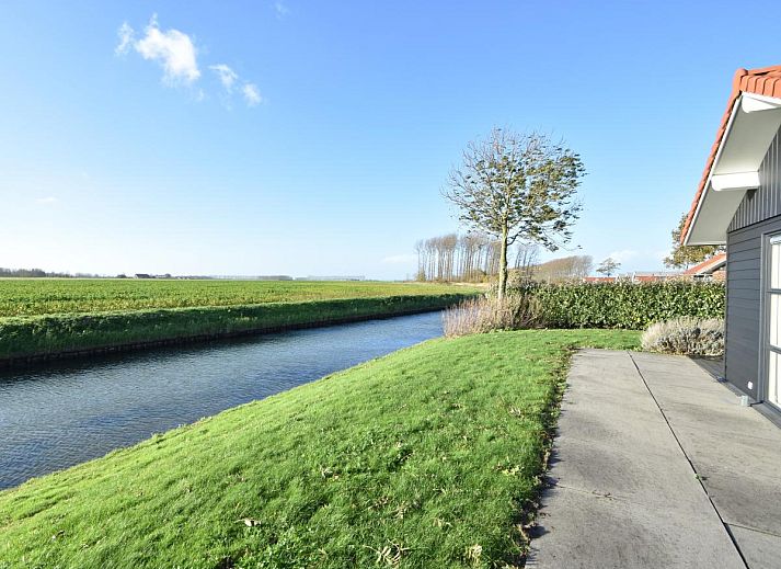 Sonne und Meer Ferienhaus in Kattendijke, Zeeland mit grossem Garten und schoener Aussicht.