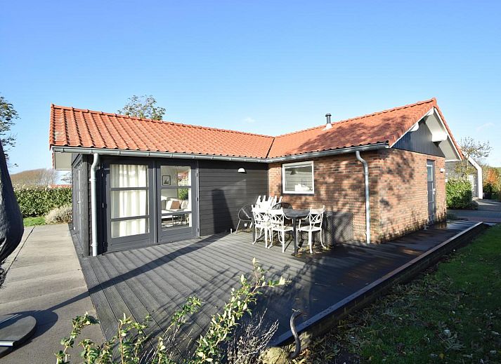 Gemuetliches Esszimmer im Ferienhaus Sun and Sea, Kattendijke, ideal fuer Familienessen.