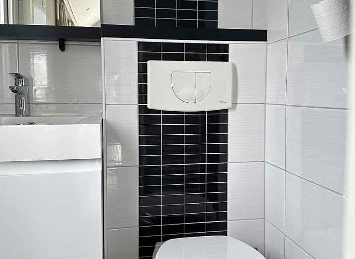 Vakantiehuis ZE1365 in Kattendijke met ruim terras en ligstoelen, gelegen in het groene Zuid-Beveland, Zeeland.