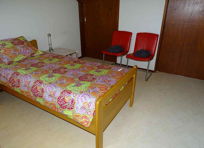 Gemuetliches Schlafzimmer im Ferienhaus ZE523, Kattendijke, Zuid-Beveland, mit Doppelbett fuer eine gute Nachtruhe.