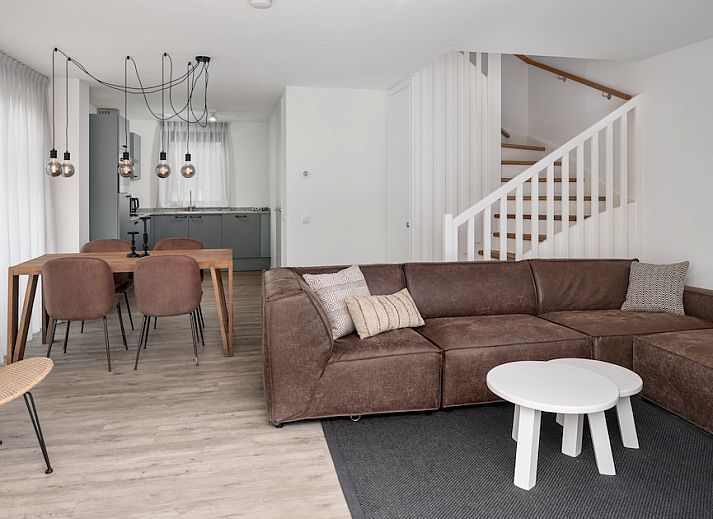 Comfort Villa 4 in Wolphaartsdijk, een modern vakantiehuis in Zeeland met een uitnodigende buitenruimte en landelijke omgeving.