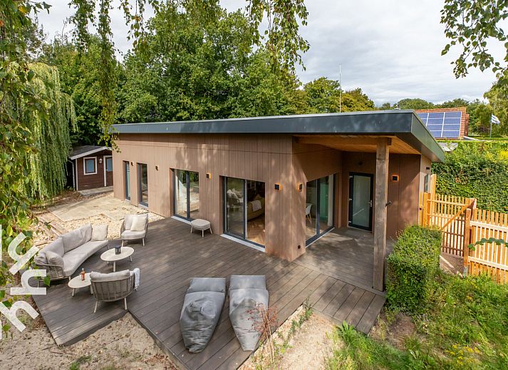 Veranda des Ferienhauses ZE1545 in Wolphaartsdijk, Zuid-Beveland, ideal zum Entspannen in der Natur Zeelands.