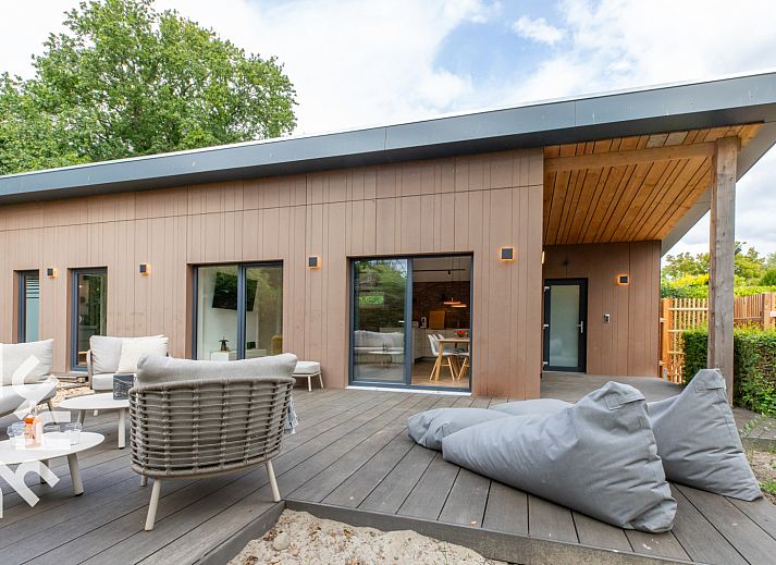 Offene Kueche und Essbereich im Ferienhaus ZE1545 in Wolphaartsdijk, Zuid-Beveland, ideal fuer Familienessen in Zeeland.